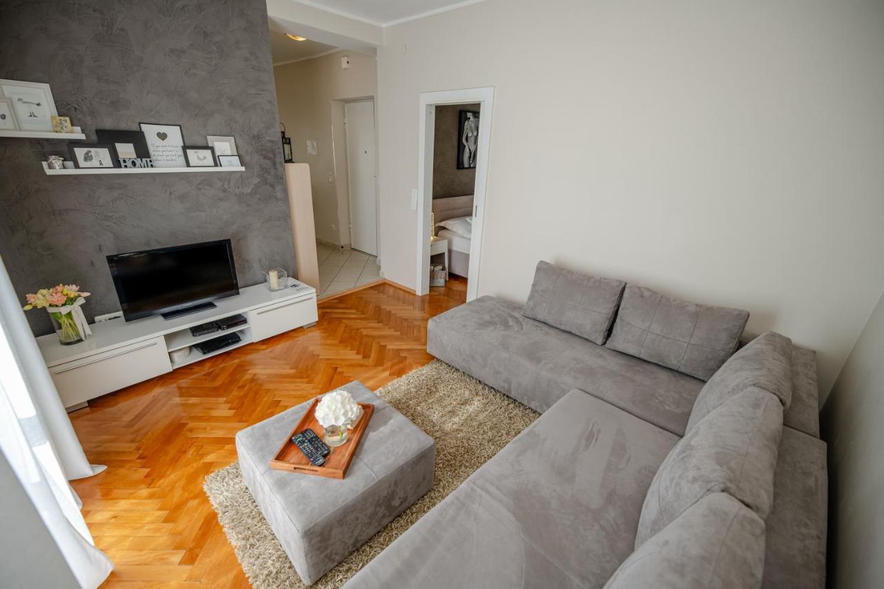 Apartman Jakov With Balcony Zadar