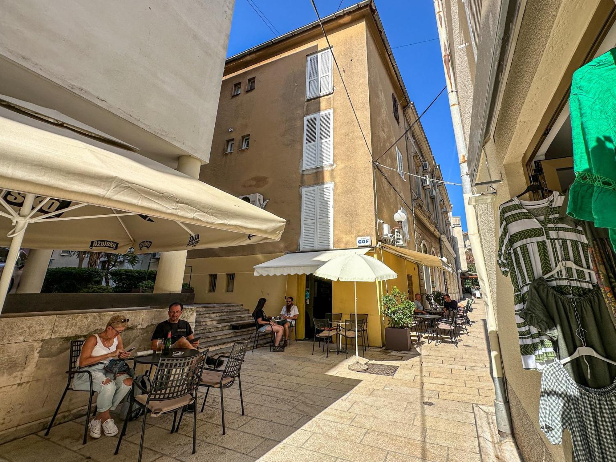 Jakov With Balcony Apartman